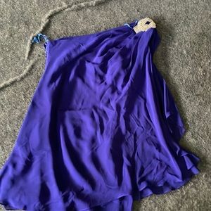 JS Boutique single arm party dress.